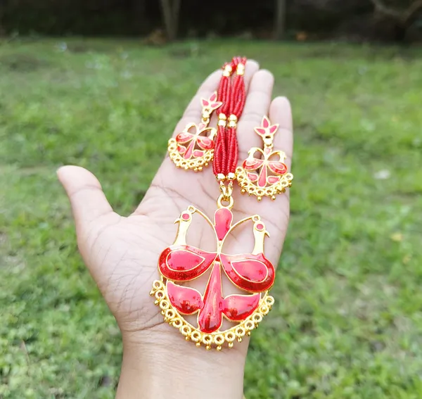 Assamese_Traditional_Gold_Plated_Red_Colour_Lokapara_Tassel_Jewellery_Set_For_Women